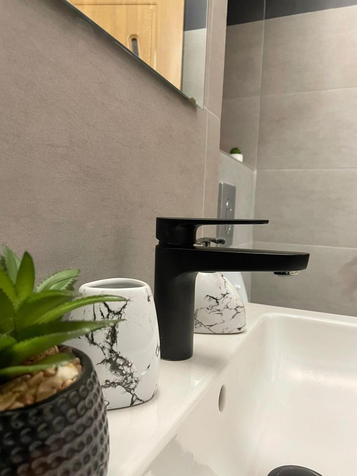 Apartament Inu โอร์โชวา ภายนอก รูปภาพ