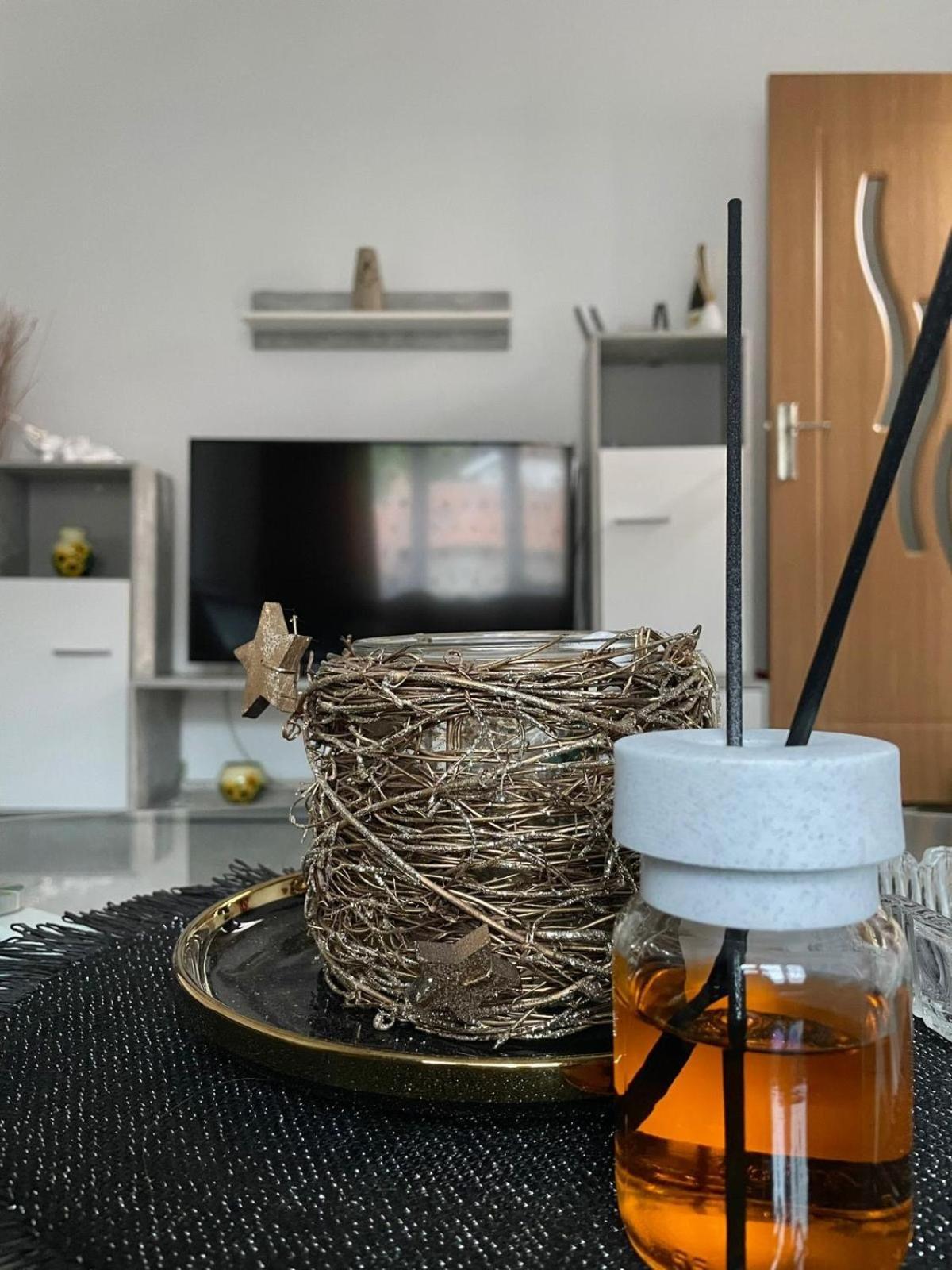 Apartament Inu โอร์โชวา ภายนอก รูปภาพ