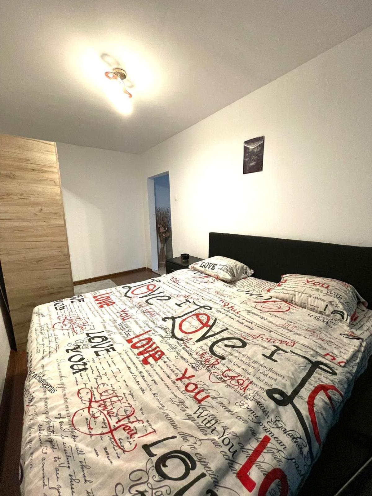 Apartament Inu โอร์โชวา ภายนอก รูปภาพ